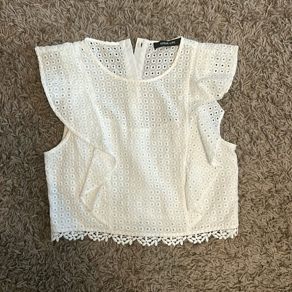 Scalloped top - Picture 1 of 3